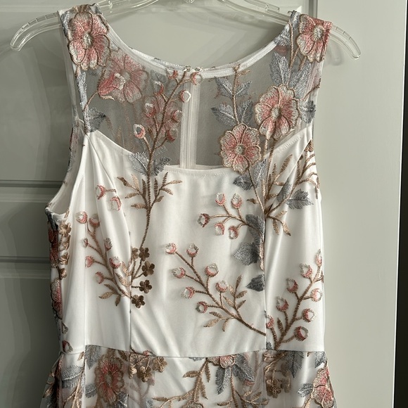 Adrianna Papell embroidery dress. Sheer overlay with white slip underlay. - Picture 3 of 7